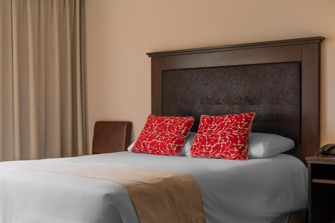 Howard Johnson Hotel 4*