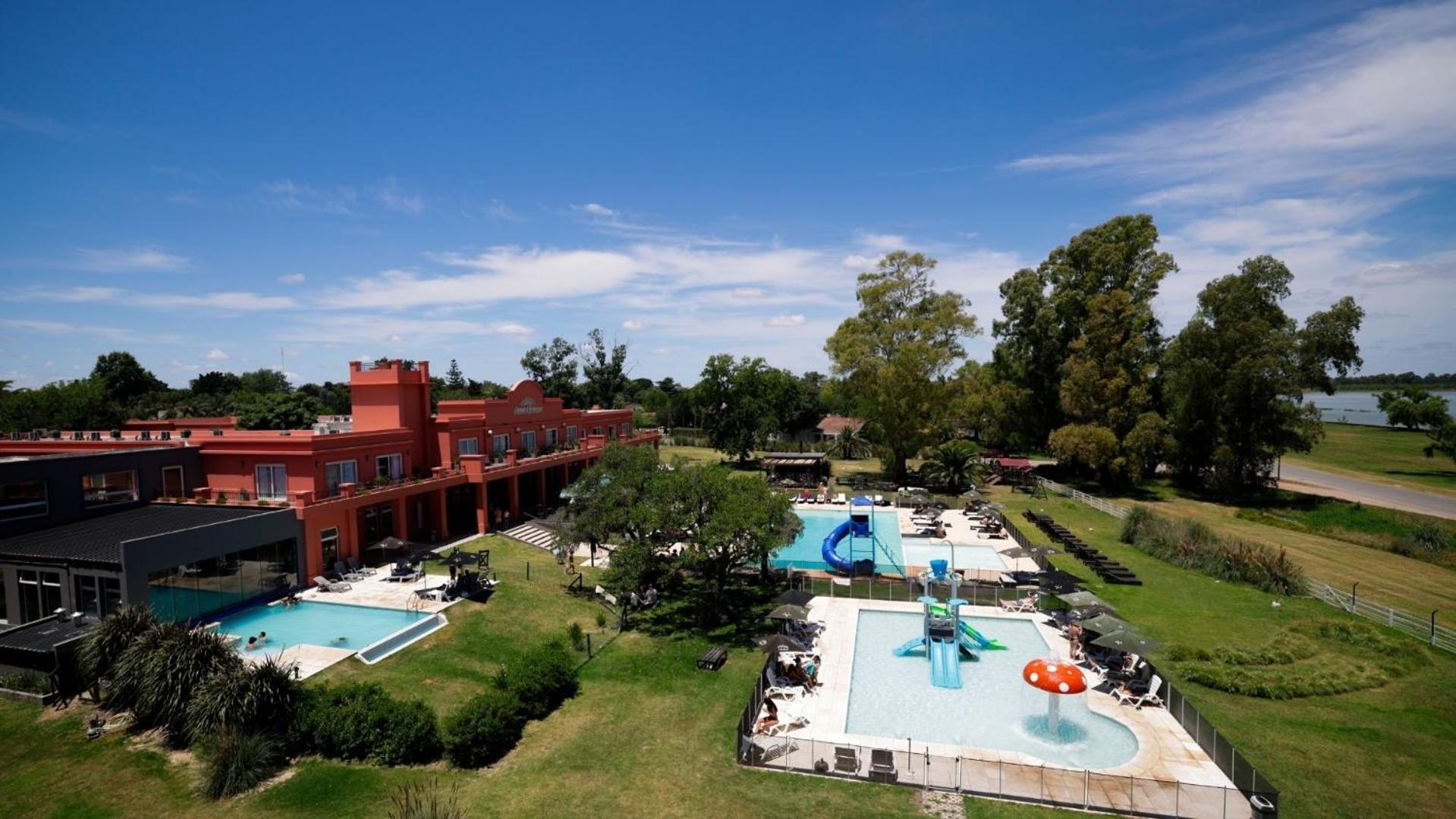 Howard Johnson Hotel