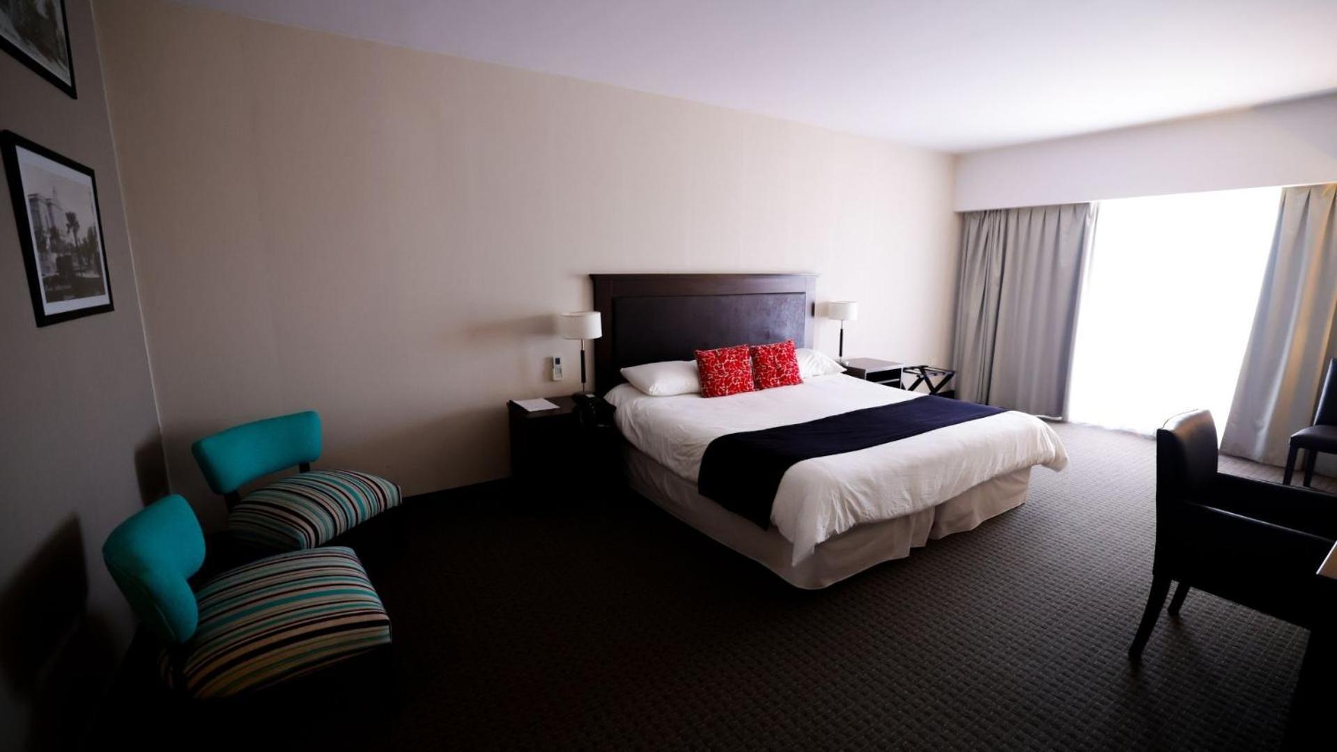 Howard Johnson Hotel 4*
